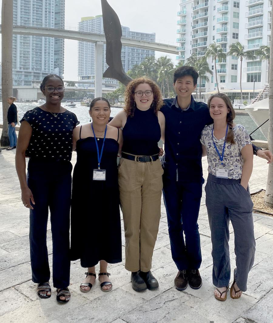 Benthic Ecology 2023 group posing